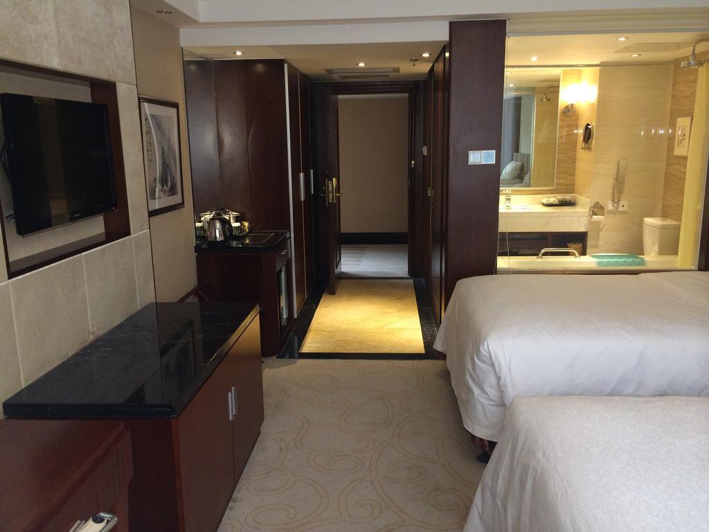 Weihai Golden Bay International Hotel Room photo