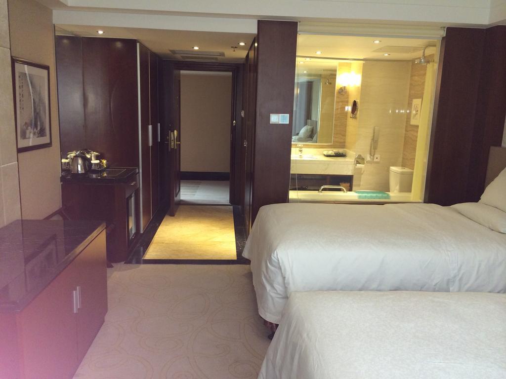 Weihai Golden Bay International Hotel Room photo