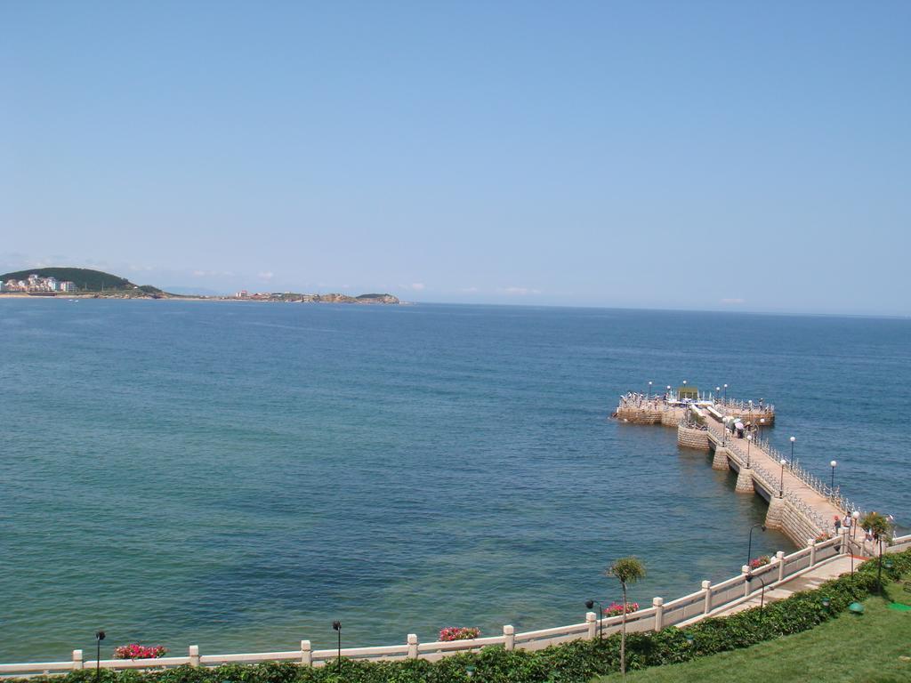 Weihai Golden Bay International Hotel Exterior photo